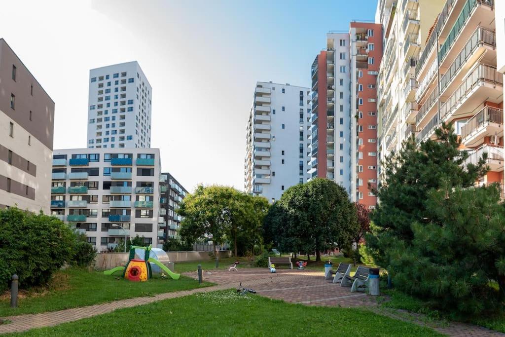Grape Apartment Bratislava Ngoại thất bức ảnh